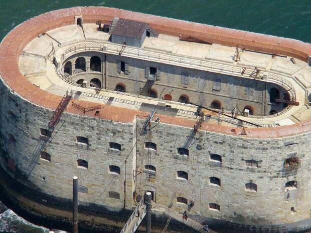 Форт Байяр, Франция. 10 самых впечатляющих морских фортов