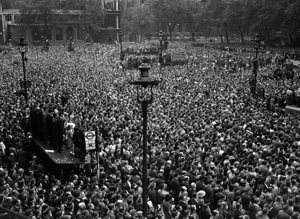 Вторая мировая война в фотографиях: падение нацистской Германии