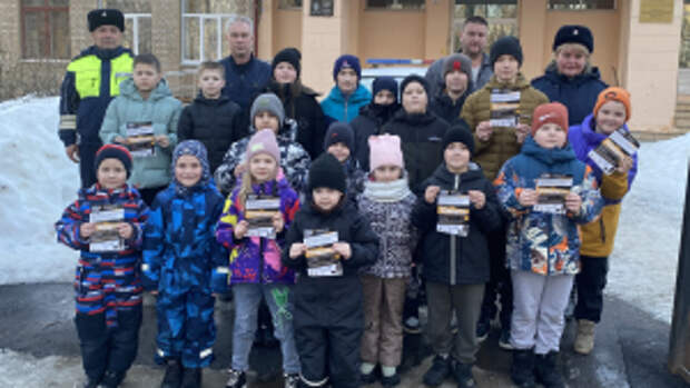 В Ивановской области сотрудники Госавтоинспекции продолжают проводить профилактические мероприятия, направленные на формирование безопасного поведения на дороге среди юных жителей региона