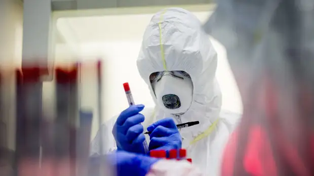 В Армении выявили первые два случая омикрон-штамма коронавируса