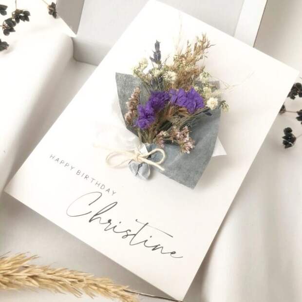 Поверьте, открытку с сухоцветами оценит любая девушка. © hummingbirdcards  📷 