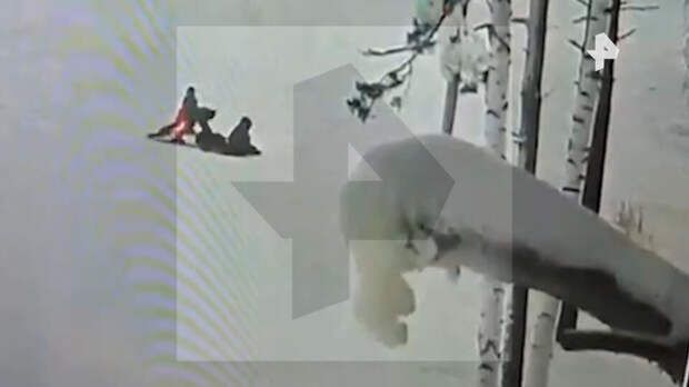 Мужчина сломал нос ребенку, сбившему на горке его жену