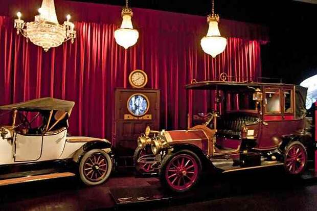 Музей авто истории в турине, италия. (трафик)