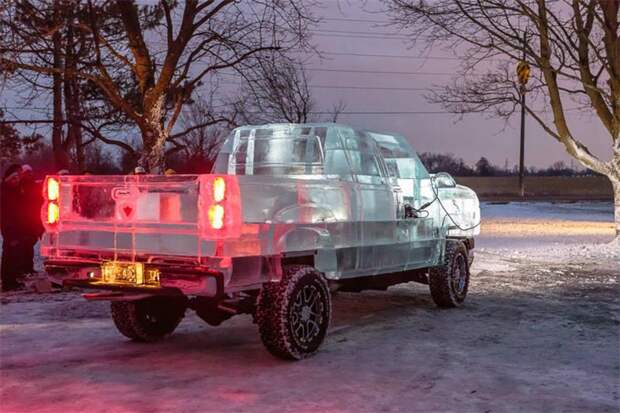 Canadian Tire Ice Truck - пикап с кузовом изо льда