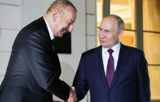 Дружба продолжится? Путин поздравил главу Азербайджана с победой на выборах президента