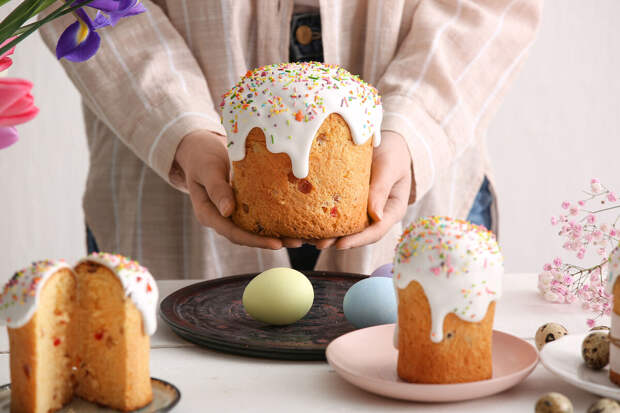 Гастроэнтеролог Сластен: сахарную глазурь на куличе можно заменить на творожную