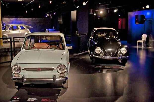 Музей авто истории в турине, италия. (трафик)