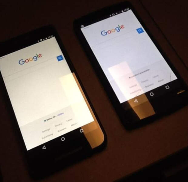 Nexus 5X с желтым экраном слева