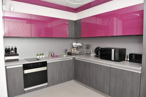 minimalist kitchen in small apartment Petya Gancheva 1024x680 Дизайн фасадов кухонных шкафов 60 фото