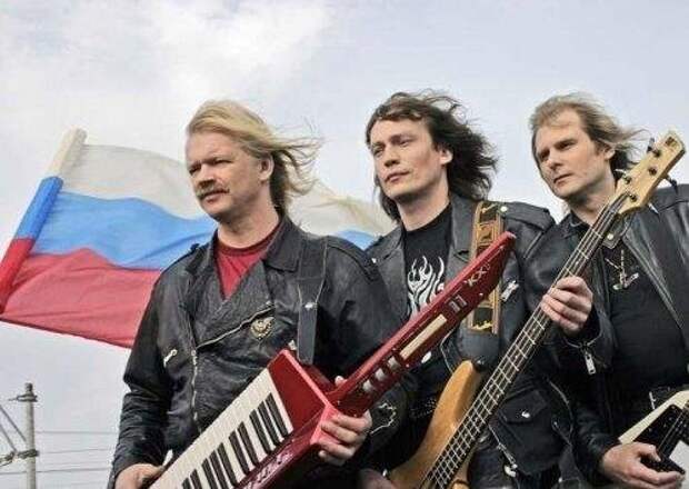 В Луганске на праздновании дня города выступила рок-группа «Земляне» В Луганске на праздновании дня города выступила рок-группа «Земляне»