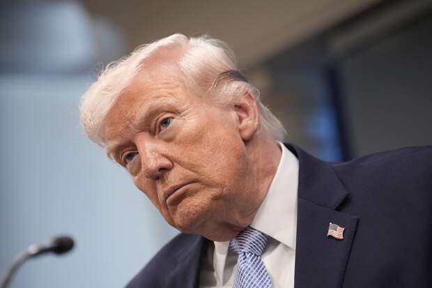 Трамп: США продолжат обсуждать с Ираном ослабление пошлин и санкций