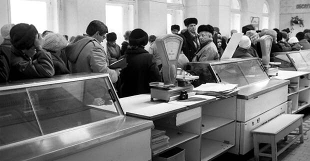 Пустые полки магазинов в период Перестройки - провокация против народа СССР
