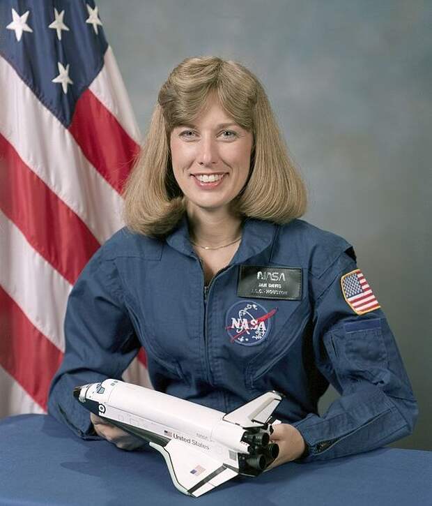 американская женщина-космонавт / астронавт Нэнси Джен Дейвис. Фото