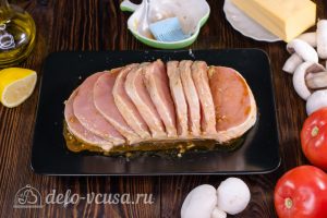 Мясо Гармошка: Смазать мясо маринадом со всех сторон