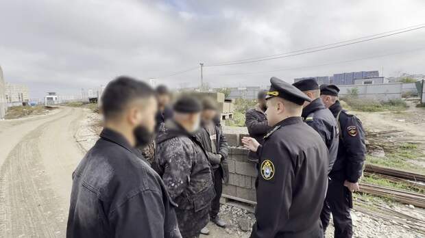 В Астрахани проведено рейдовое мероприятие по постановке на воинский учет бывших иностранцев, вступивших в российское гражданство