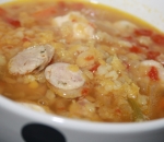 Чечевично-булгуровый суп с курицей, колбасками и копченостями