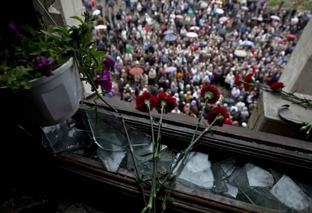 Акция памяти у Дома профсоюзов в Одессе, 4 мая 2014 года 