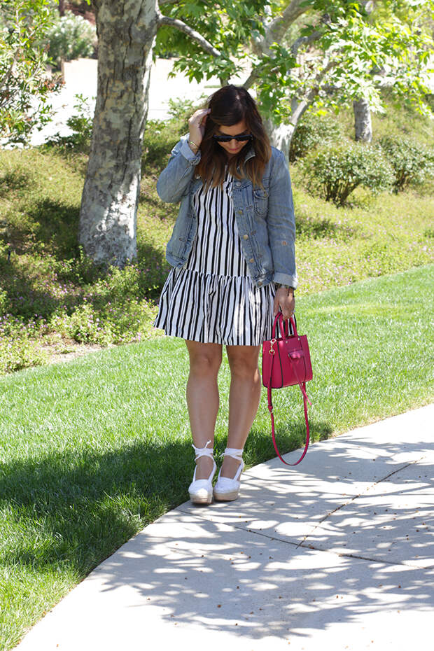 My fave striped dress follows my body shape naturally