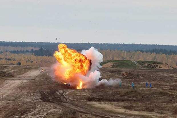 Армия России уничтожает скопления сил ВСУ, танки и гаубицы в Харьковской области (ВИДЕО)
