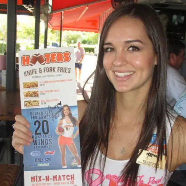 Hooters Girl Flashing