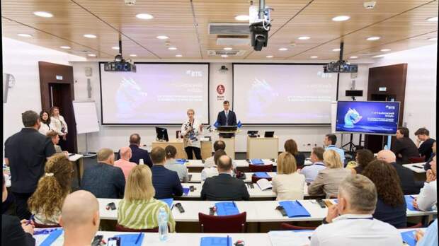 Топ-менеджеров российских компаний научили выстраивать деловые контакты с Китаем