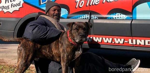Кит Уолкер - бездомный мужчина, который спас десятки животных из горящего приюта