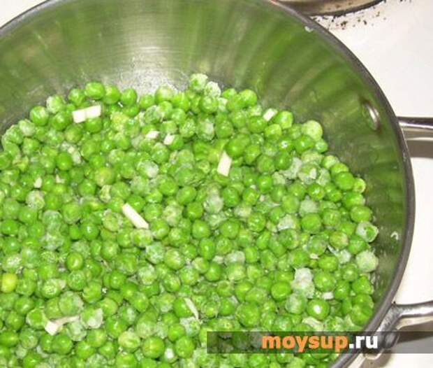 горох вареный. из зеленого горошка. блюда из зеленого гороха. зеленый мороженый горошек как приготовить. гарнир из зеленого горошка.