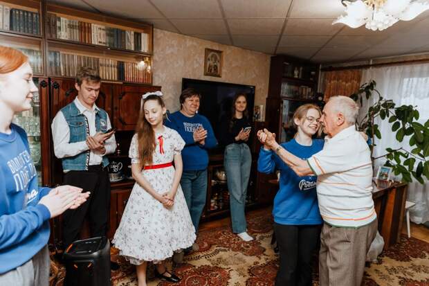 Нижегородские волонтеры навестили бывших узников концлагерей