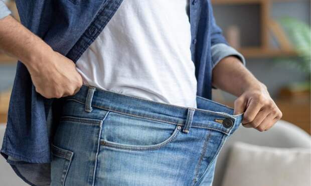 49-летний мужчина решил на год запереться в комнате, чтобы похудеть на 50 килограммов