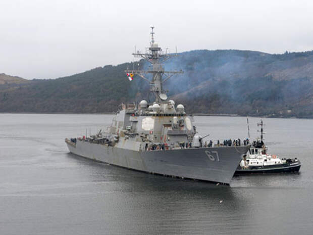 К берегам Крыма идет ракетный эсминец США К берегам Крыма идет ракетный эсминец США