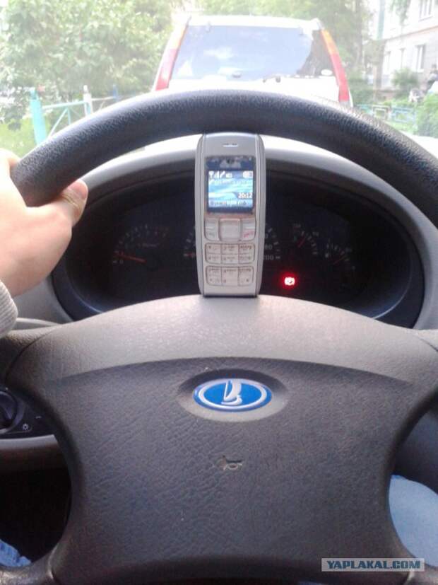 Инсталляция гаджета в руль авто