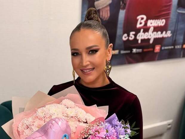 Бузова представила свой фильм «Равиоли Оли»: Дибров не сводил с нее глаз