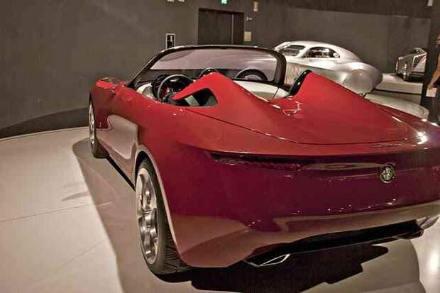 Музей авто истории в турине, италия. (трафик)