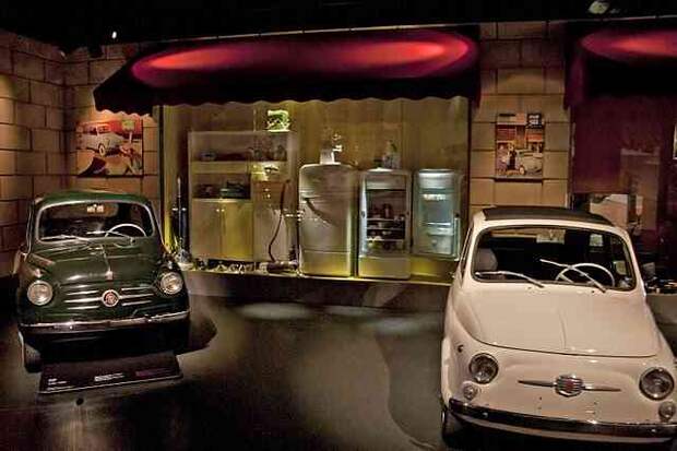 Музей авто истории в турине, италия. (трафик)