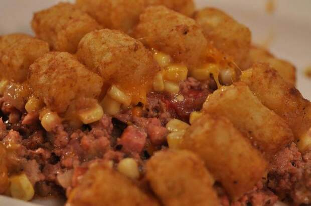 Tater tot casserole америка, еда