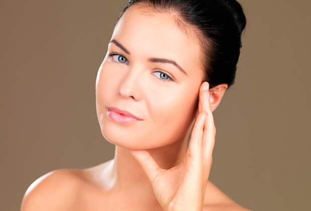 Ваша кожа сияет свежестью. Комплексный уход за кожей лица: алмазный пилинг лица + альгинатная маска в салоне красоты "Амплуа" со