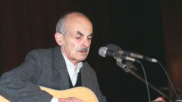 Булат Шалвович - незаслуженный автор гениальной песни.