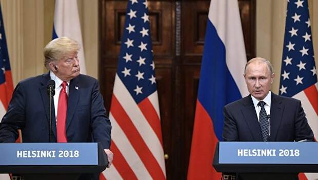 Президент РФ Владимир Путин и президент США Дональд Трамп. Архивное фото