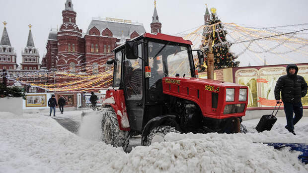 Москву завалило снегом