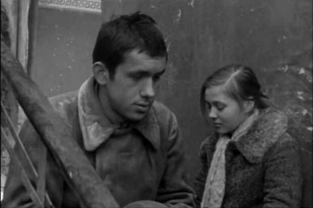http://film.arjlover.net/ap/gorod.pervoj.ljubvi.avi/gorod.pervoj.ljubvi.avi.image3.jpg