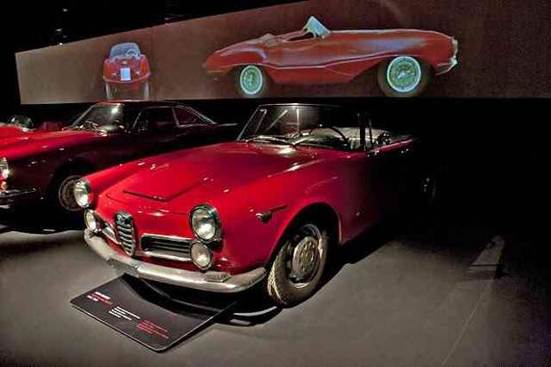 Музей авто истории в турине, италия. (трафик)