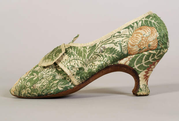 Зеленые с персиковым парчевые туфли (Англия, 1780 г.)