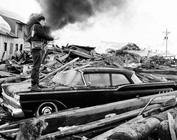 Фотограф снимает последствия Великого Аляскинского землетрясения, 1964 год. история, ретро, фото, это интересно