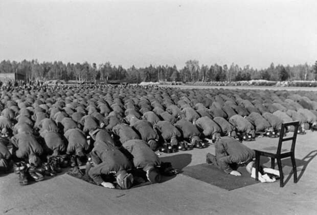 5. Эсэсовцы молятся Аллаху вторая мировая война, фото