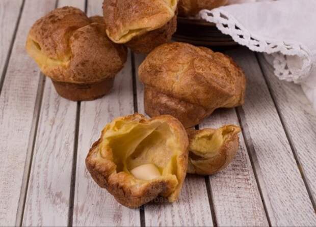 Пышные булочки с маслом
