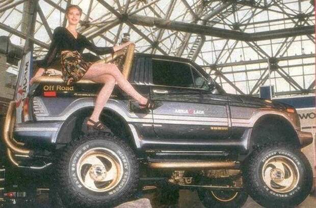 Стенд с Черным принцем на Московском автосалоне 1995-го года авто, внедорожник, нива, тюнинг