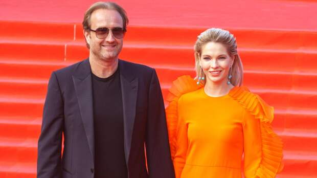 37-летняя Наталья Бардо и 54-летний Марюс Вайсберг ждут второго ребёнка: видео