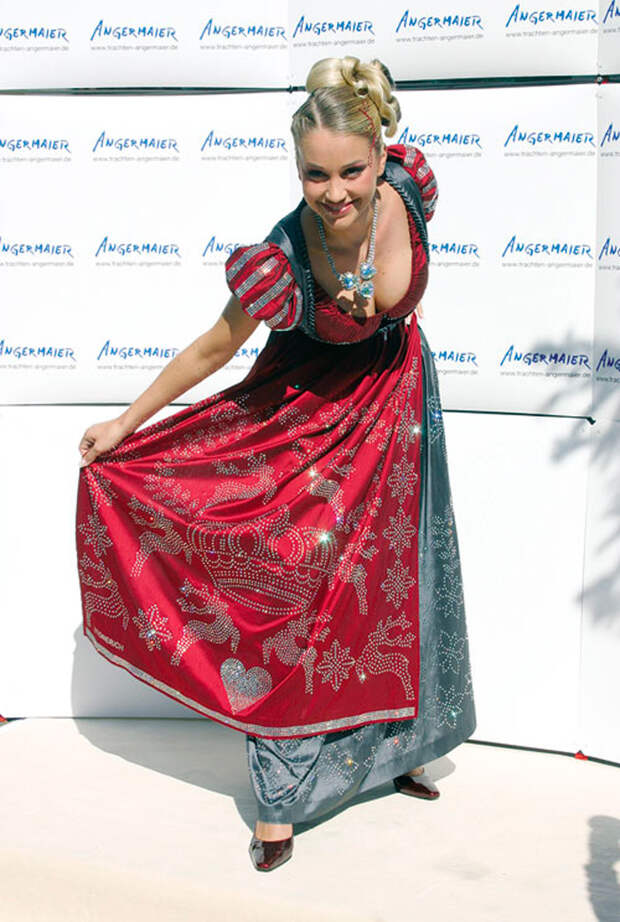 2. Swarovski Dirndl Dress, 127 000 долларов мода, платье