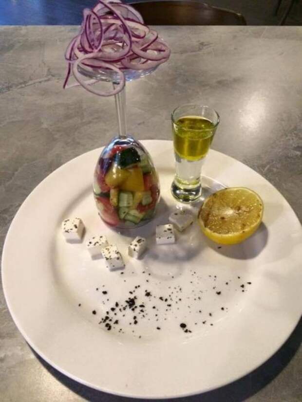 Ваш греческий салат, сэр!