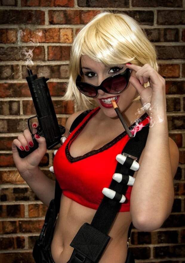 cosplay Duke Nukem
